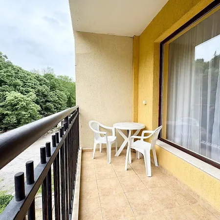 Διαμέρισμα Palm Breeze Pool Retreat *