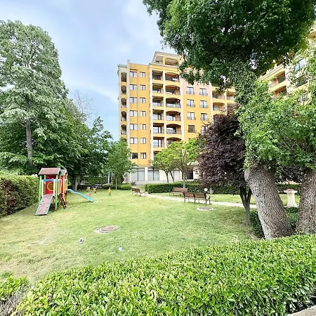 Διαμέρισμα Palm Breeze Pool Retreat Βάρνα