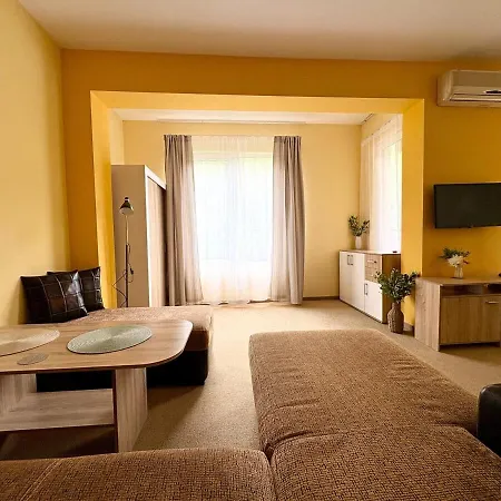 Palm Breeze Pool Retreat Διαμέρισμα Βάρνα
